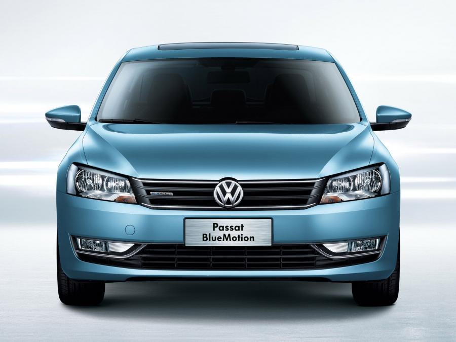  Volkswagen Passat BlueMotion 2013 года  (CN) (фото 3 из 4)